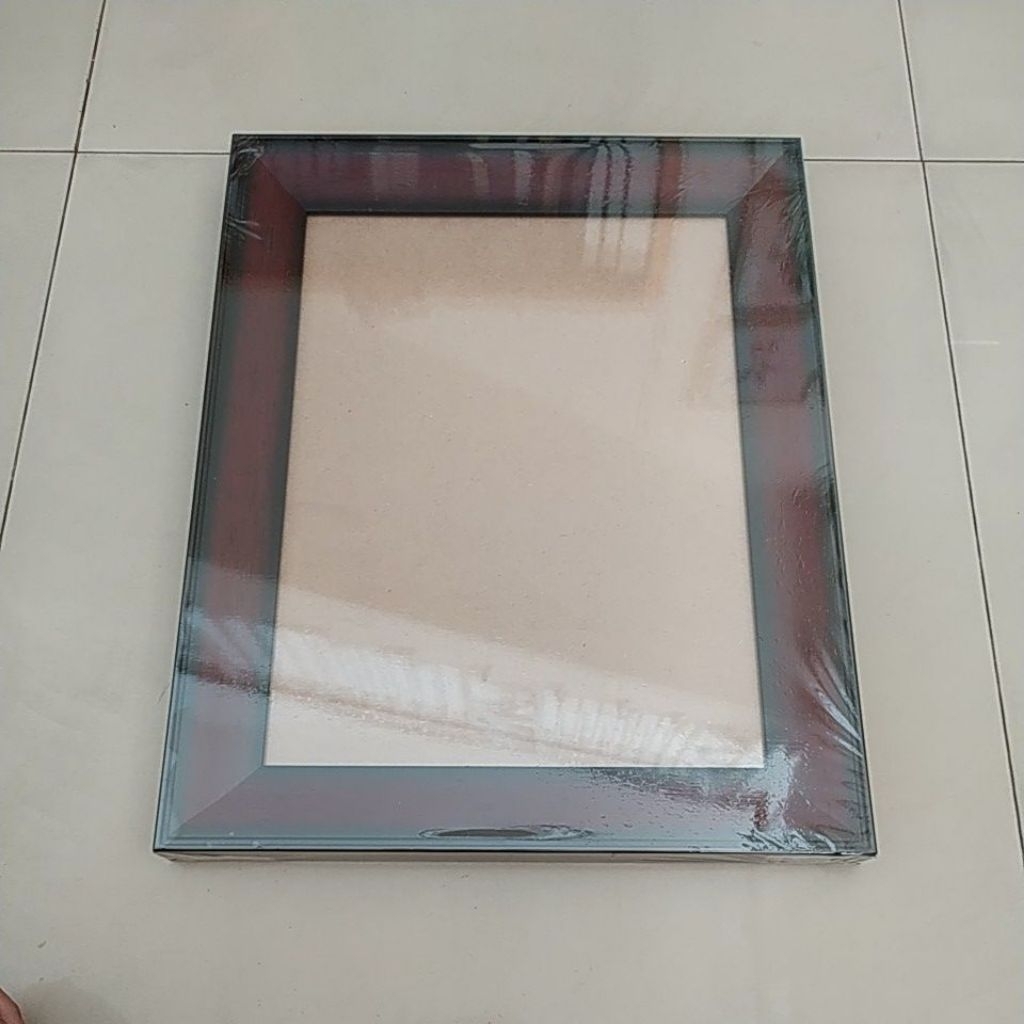Pigura Frame Kayu 12R (30cmx40cm)