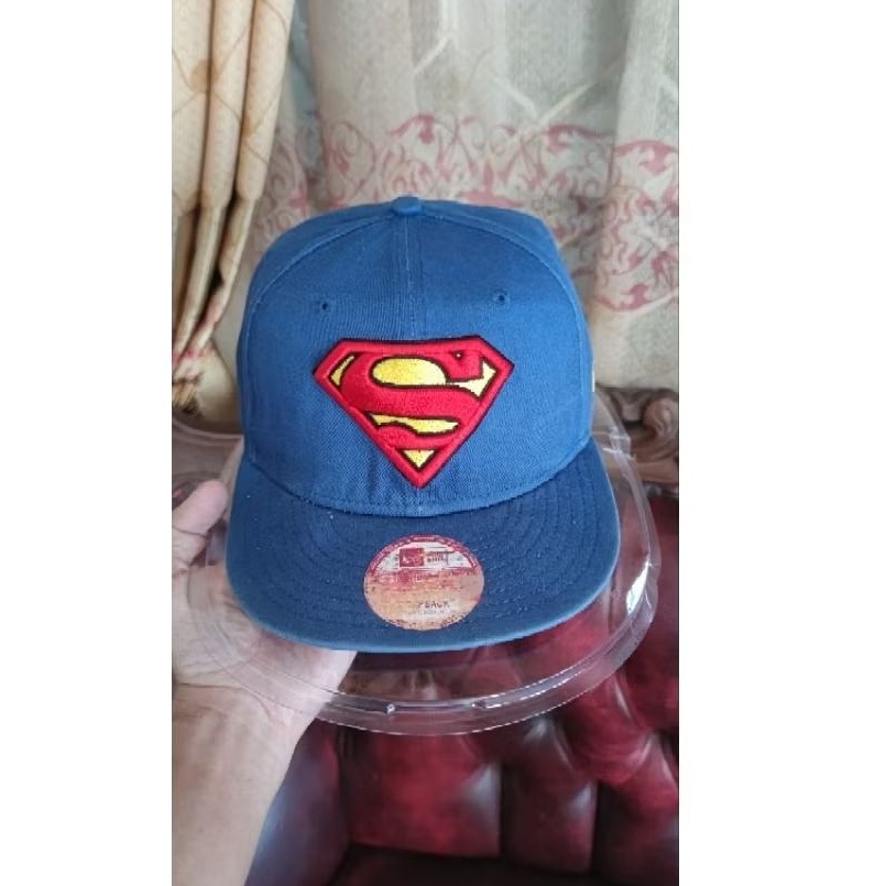 Topi New Era x Superman