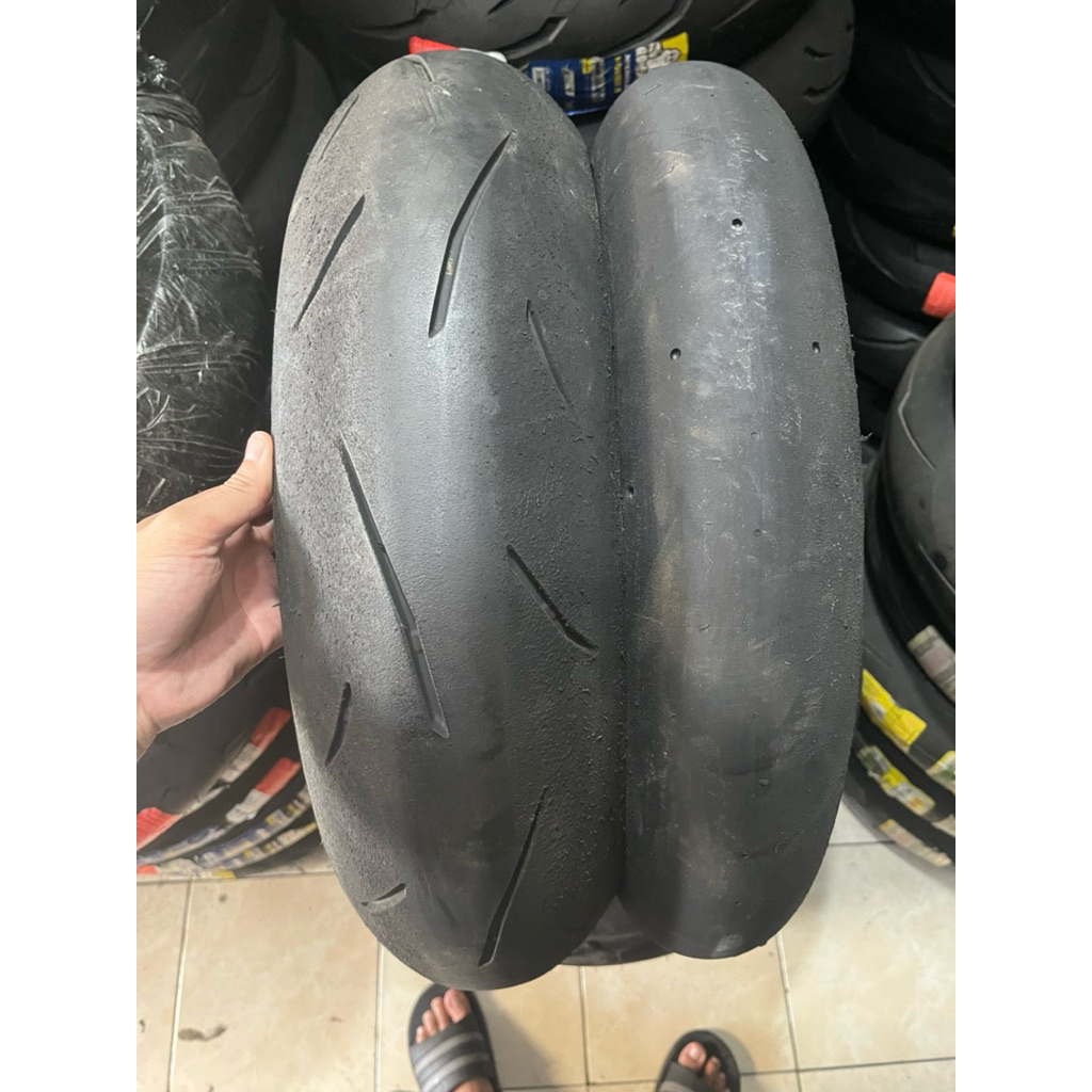 dunlop Alpha dan ban slick 150/60 dan 120/70-17