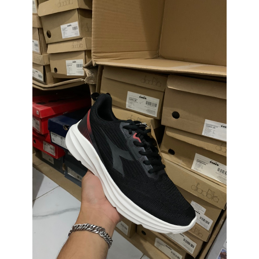 Sepatu Diadora original 100% Cuci Gudang