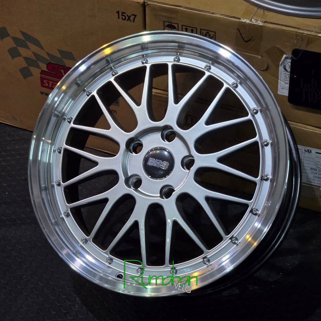 velg bbs lm flow forming r18 lebar 8 pcd 5x114,3 et 40 velg mobil ring 18 pnp velg mobil Innova rebo