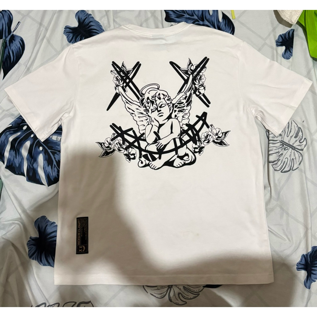 preloved tshirt kaos ricky is clown putih