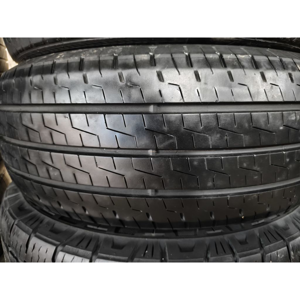 Ban 235/65 R16