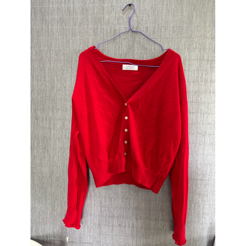 sweater merah lowrys farm
