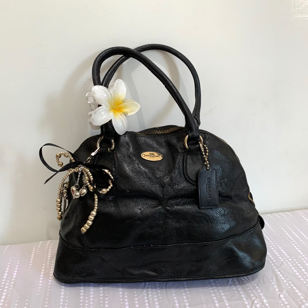 BIJI LADA GRATIS TAS C04CH 4LM4 (PRE-LOVED)