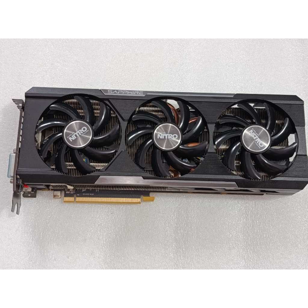 SHAPPIRE R9 390 8GB 512BIT DDR5 LIKE NEW