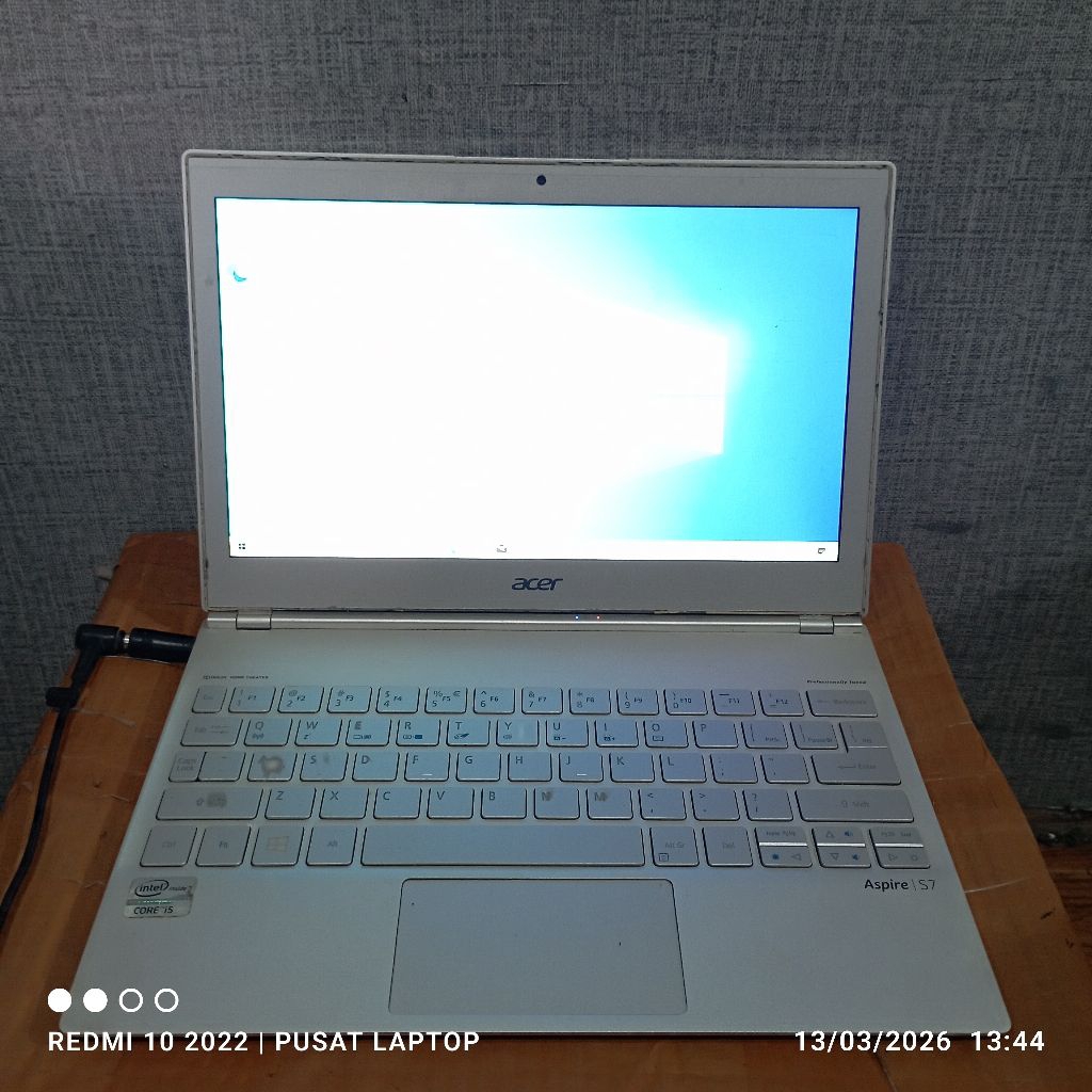 Laptop Acer Aspire S7 ultrabook Lcd13in Tockrin slime windows 10 Intel core i5 Ram4gb SSD128 Mesin N