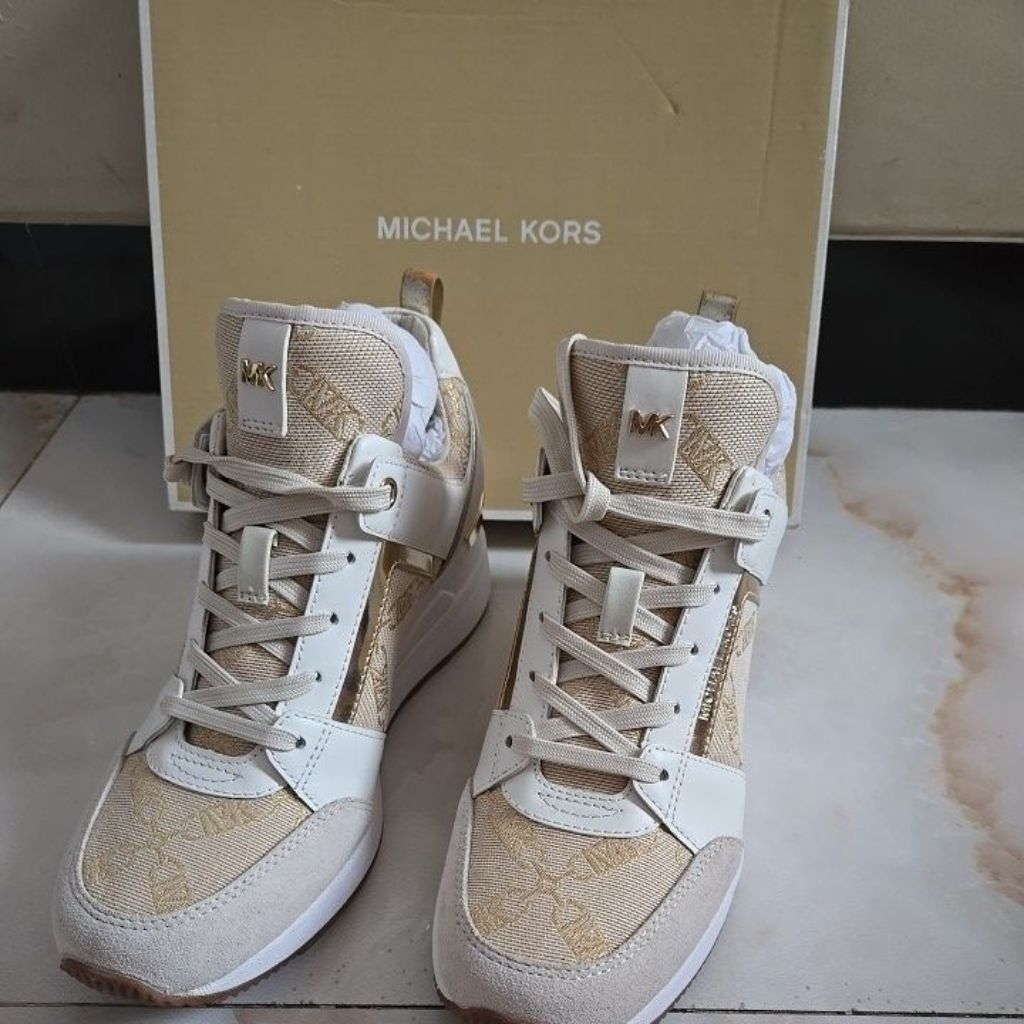Preloved sepatu Michael Kors
