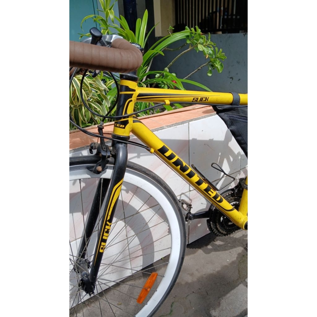 Sepeda Hybrid Fixie Roadbike United Slick 71