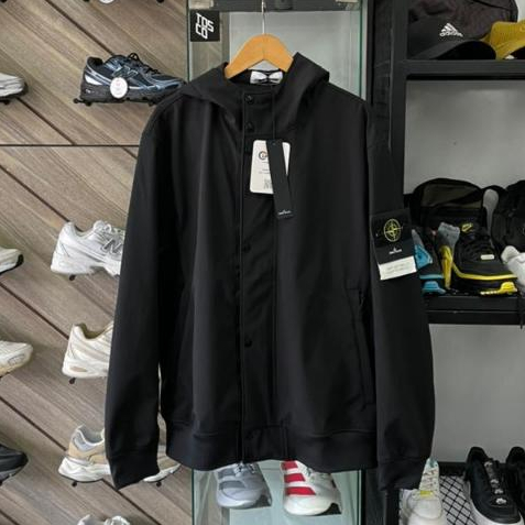 STONE ISLAND SOFT SHELL-R HOODED JACKET BLACK