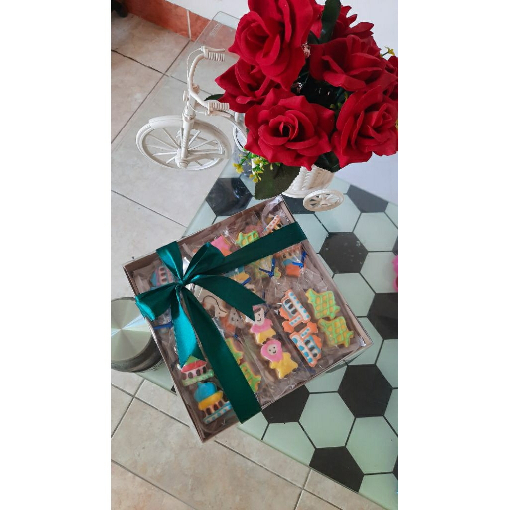 Hampers cookies icing sugar homemade. hampers lebaran lucu unik cemilan kue kering. hampers idul fit