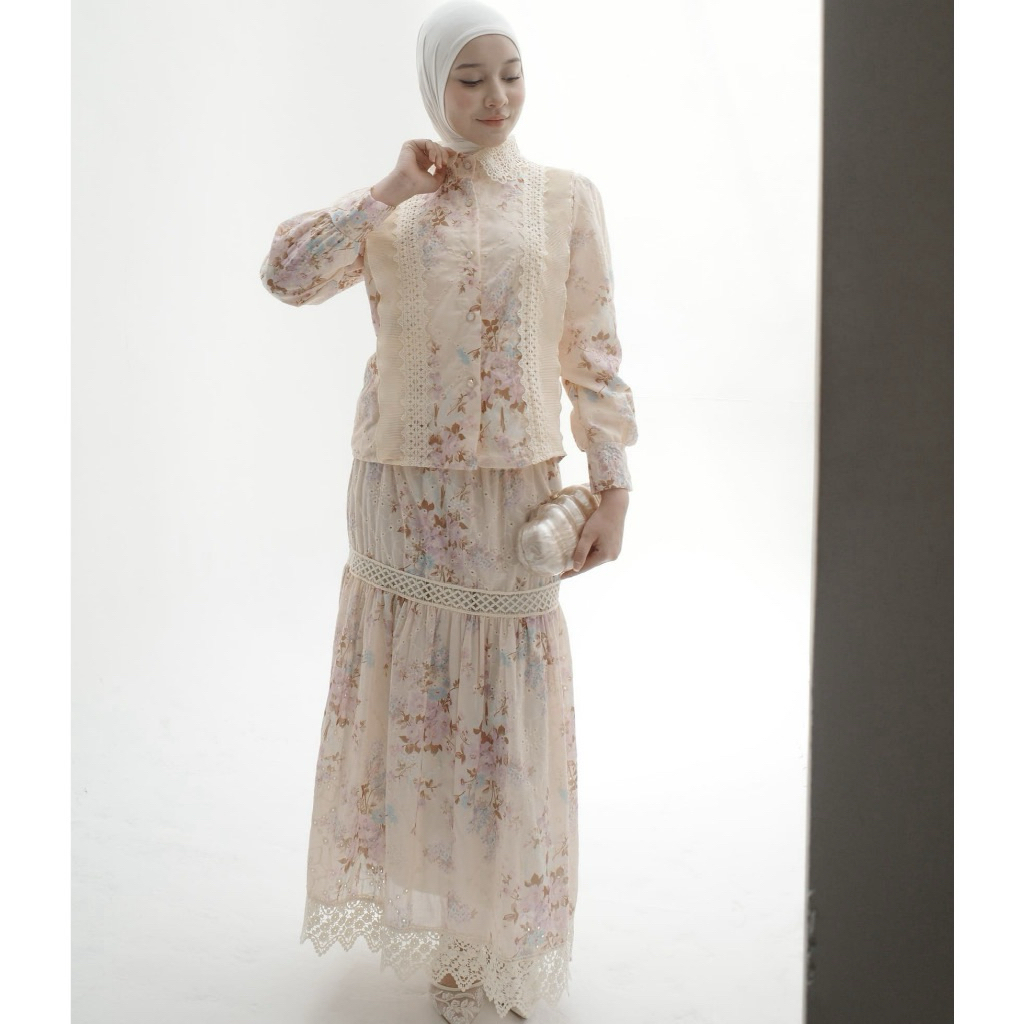 Rekah One Set by Leviora