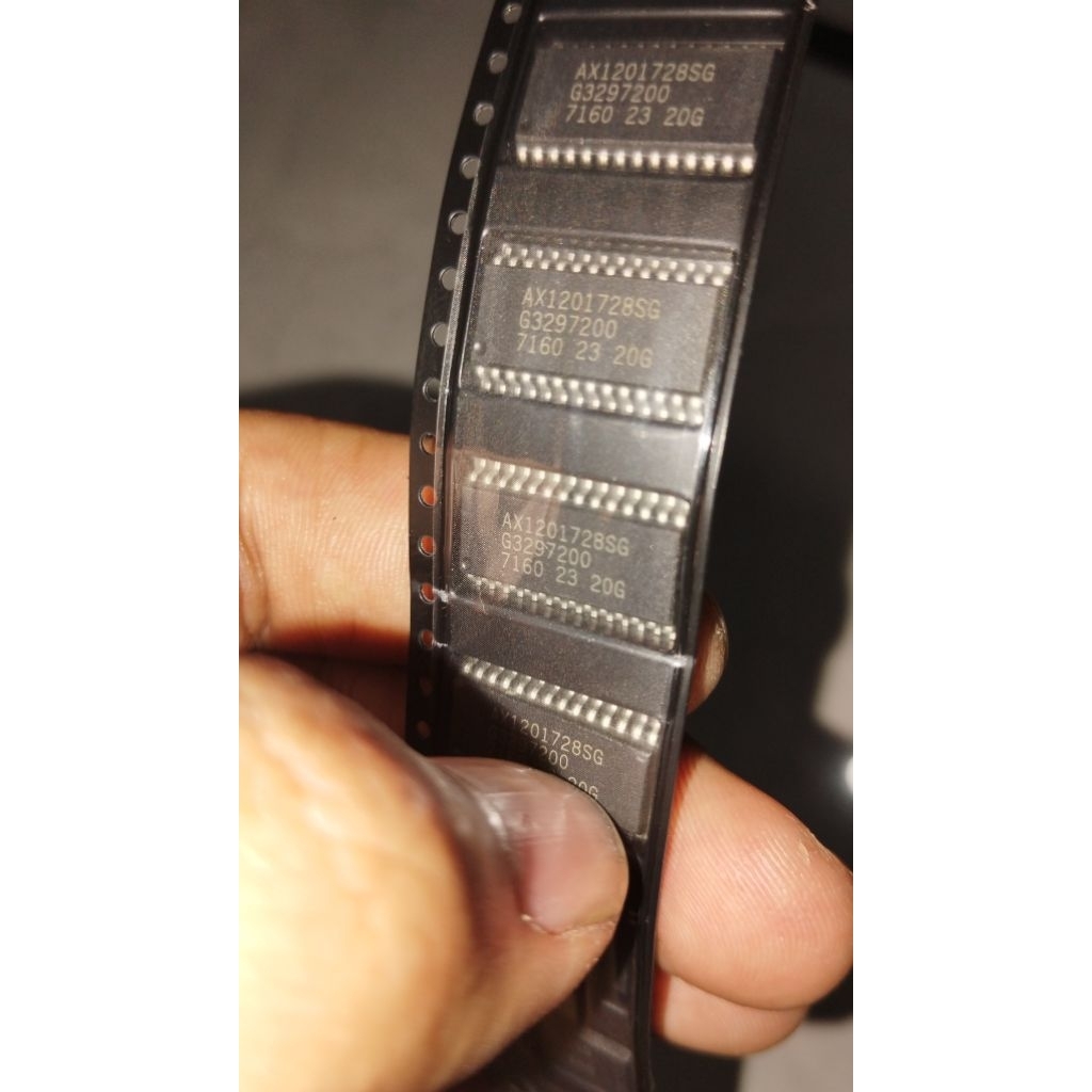 IC AX1201728SG DRIVER STEPPER SPEEDOMETER SOP 28