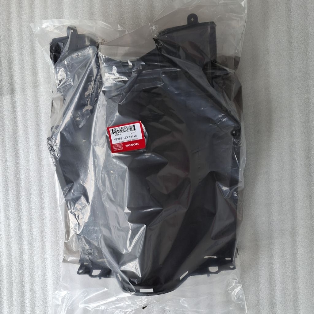 81141KZL930ZA Cover Inner Lower Reksil Kunci Bawah Spacy Original