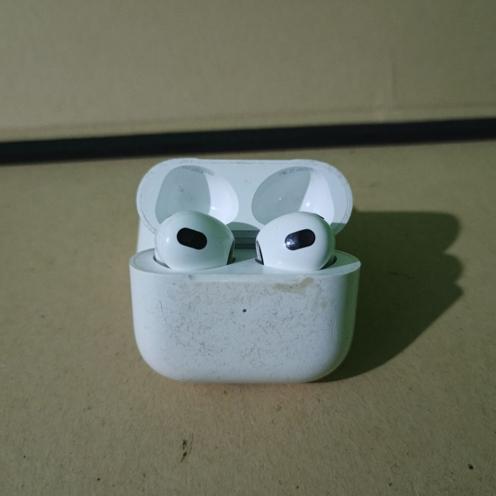 Apple AirPods Gen 3 MagSafe Charging Case Original Apple Murah Meriah Original Second Tested Normal