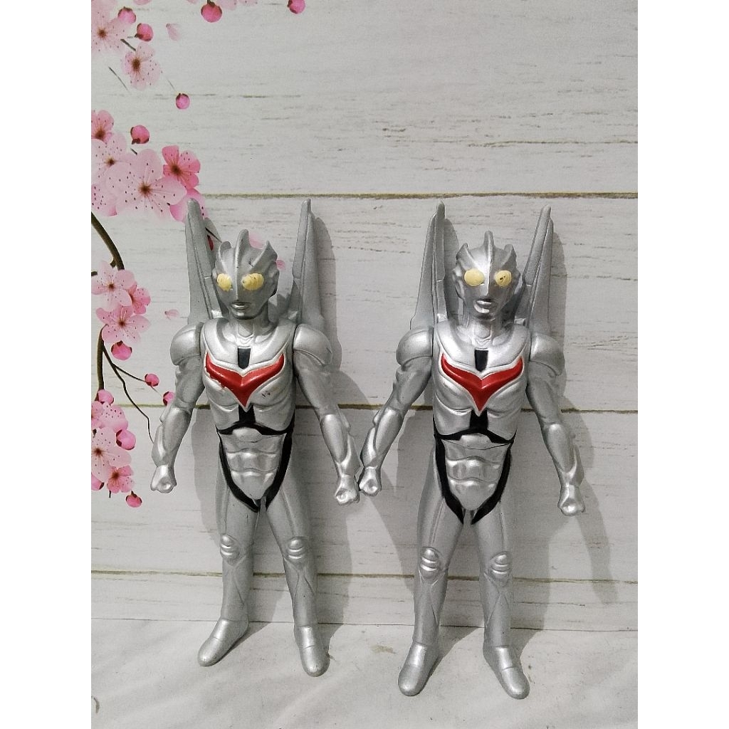 Set of 2 Ultra Hero Series 500 Ultraman Noa Original Bandai Sofubi | Series Ultraman Nexus