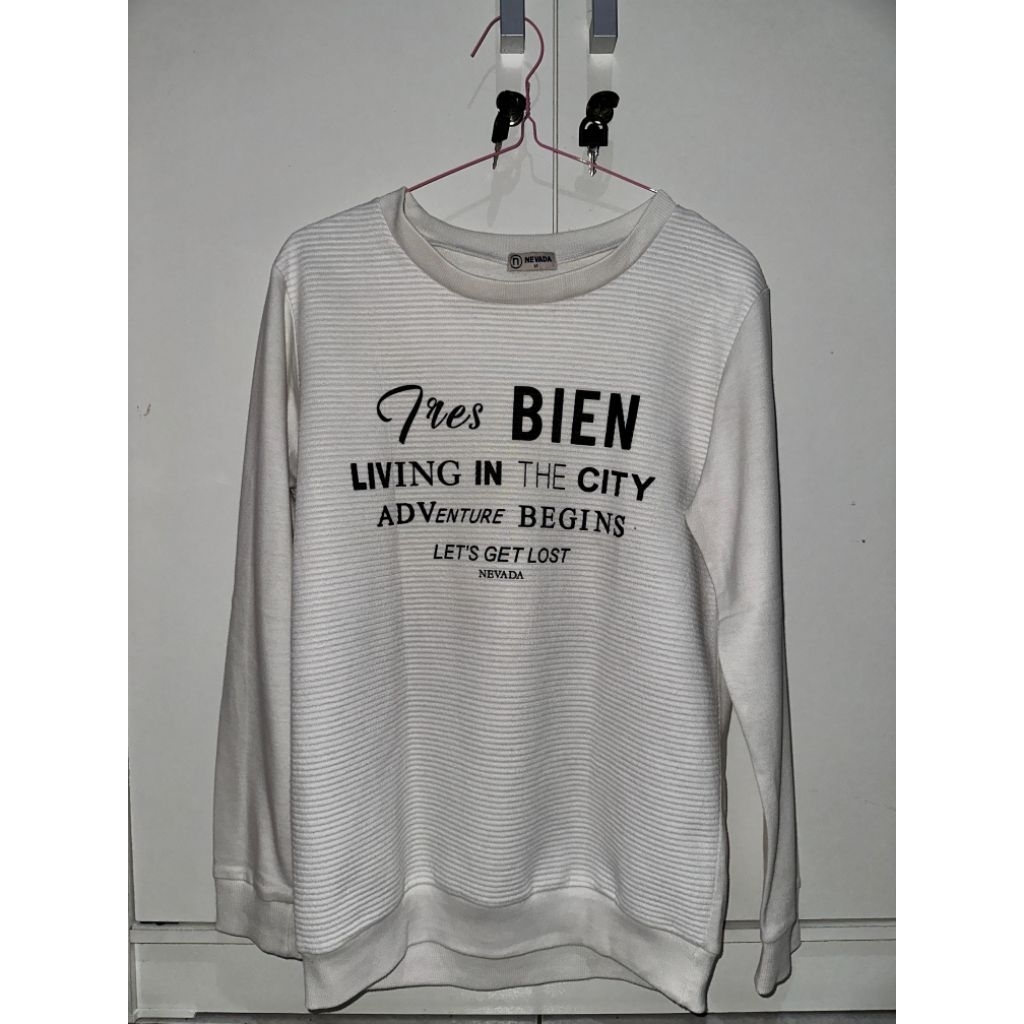 kaos putih nevada