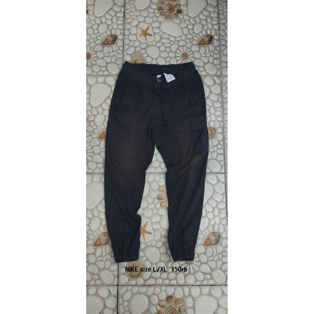 Celana Preloved NIKE Hitam