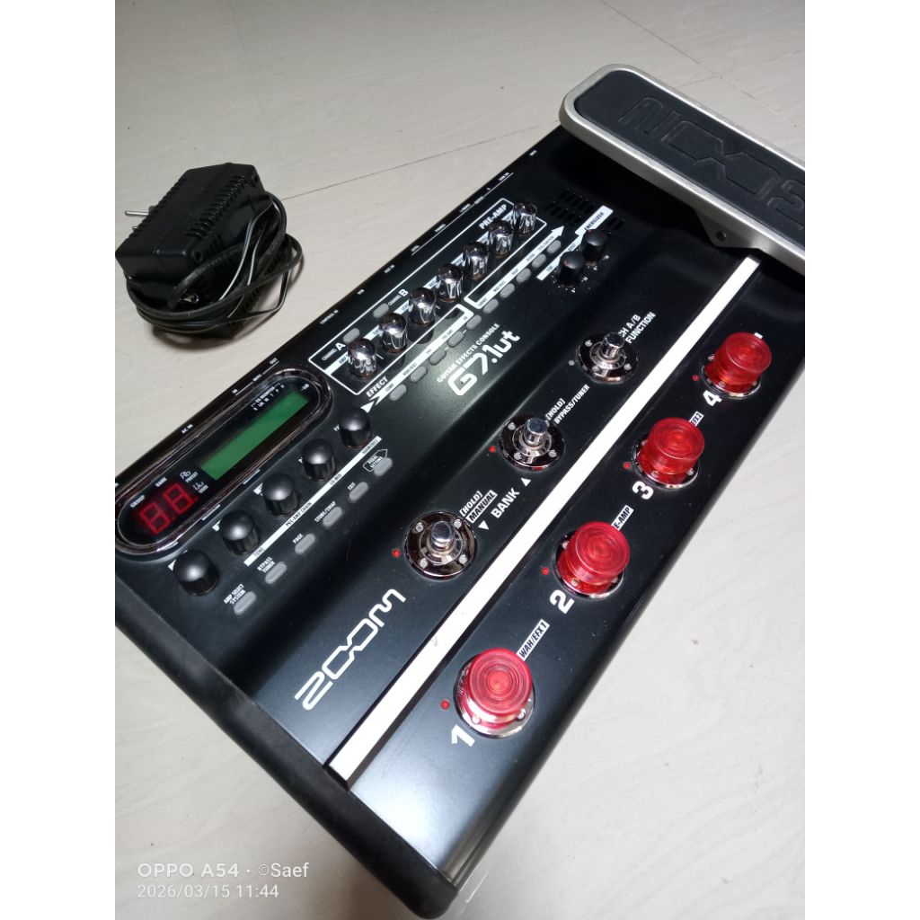 Efek Gitar Zoom G7.1ut