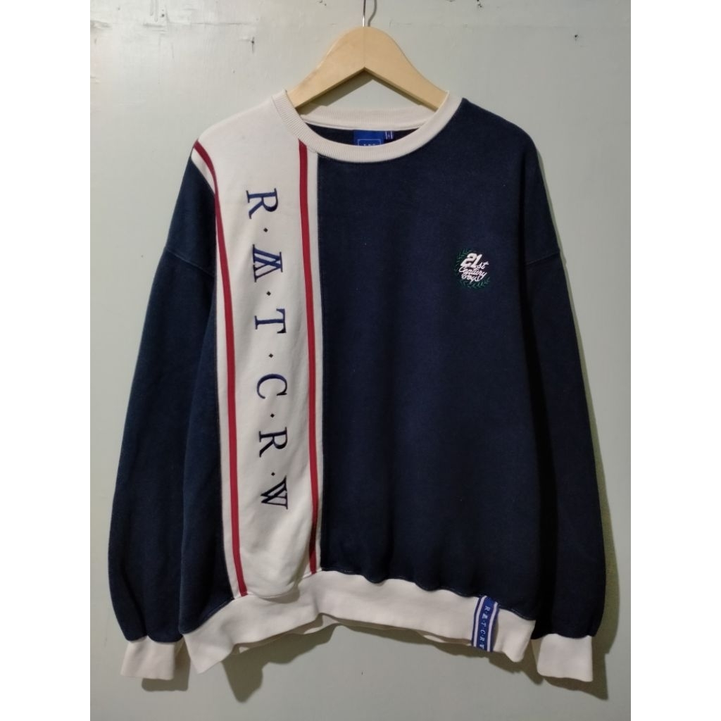 Romantic Crown Pernah Dipakai Crewneck