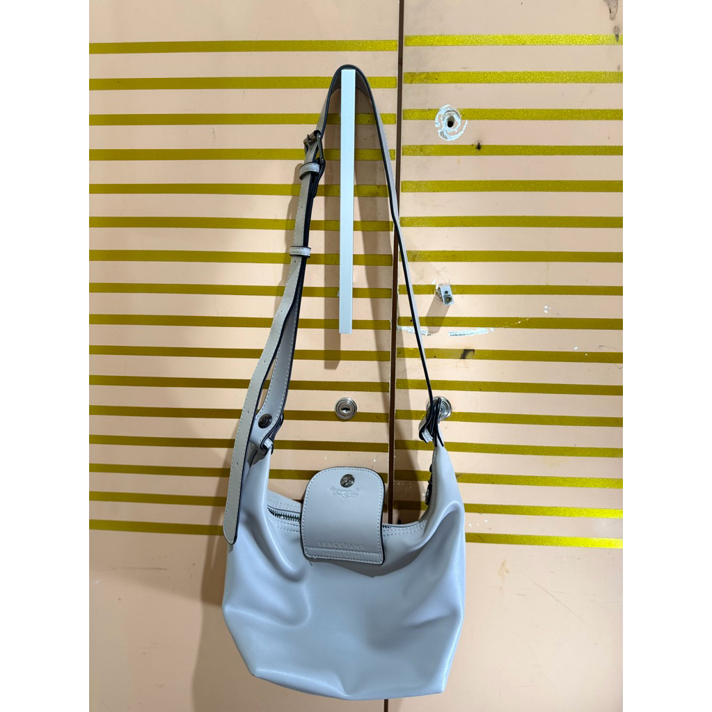 small cuir light grey