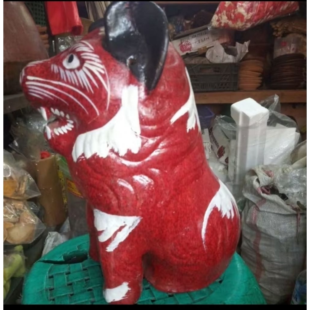 celengan tanah liat macan