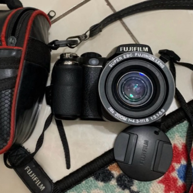 Kamera Fujifilm Finepix S4300