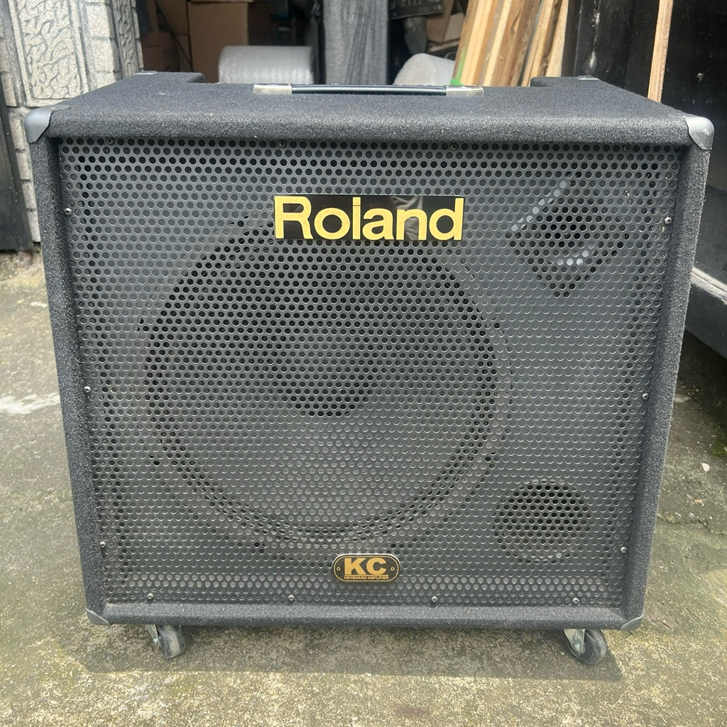 Ampli Keyboard Roland KC550 15inc - Ampli Keyboard Roiand KC550 15inc Mini Live Jamming Akustik Keyb