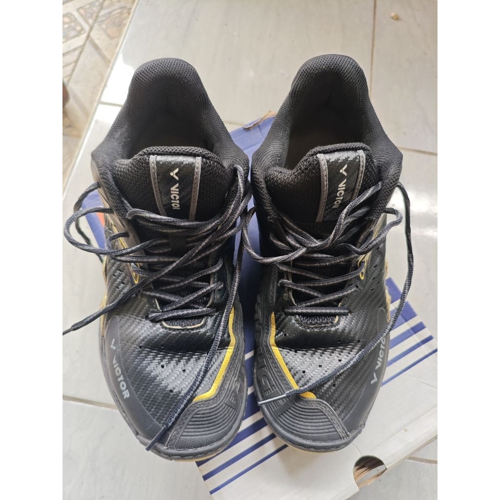 Sepatu badminton victor second