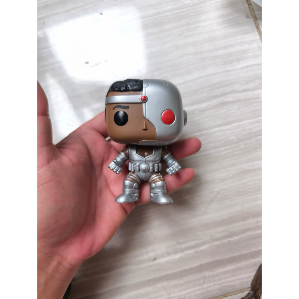 Funko pop DCUC Cyborg