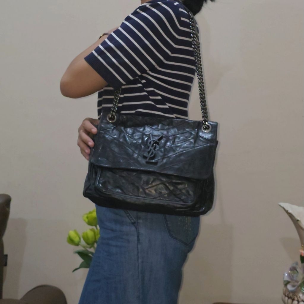 Tas Saint Laurent Niki Medium Hitam Preloved/Second