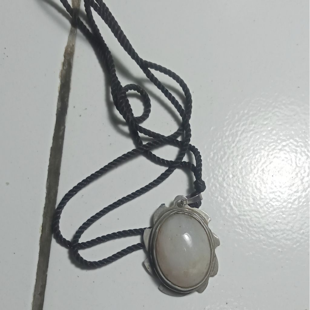kalung liontin batu akik