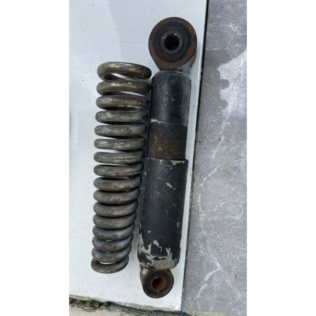 per dan shock depan vespa super kyb