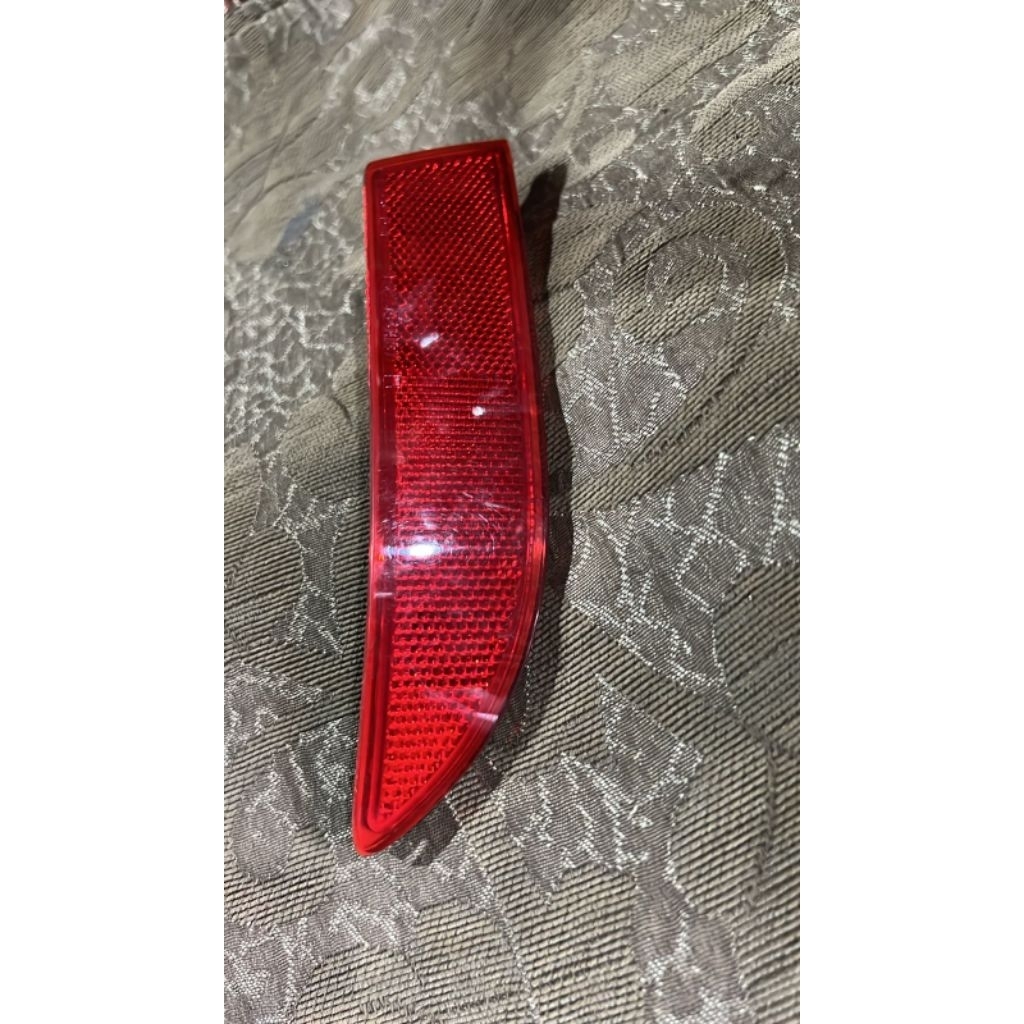 Reflektor mata kucing Bemper belakang Avanza al new Xenia 2012-2019 Rush Terios 2013-2014-2015