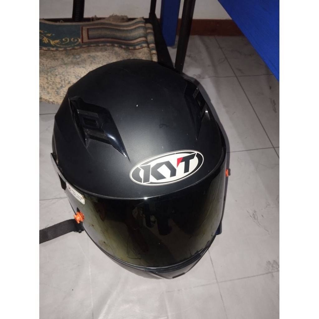 HELM KYT R10 SECOND/BEKAS