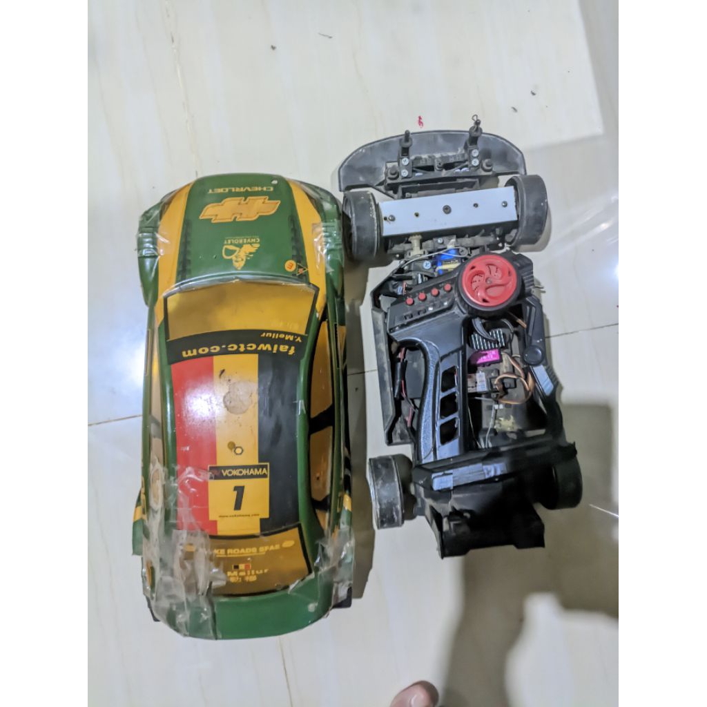 RC sanzuan upgrade propo + remote 2.4 ghz + batre 6800 mah+ body rock crawler