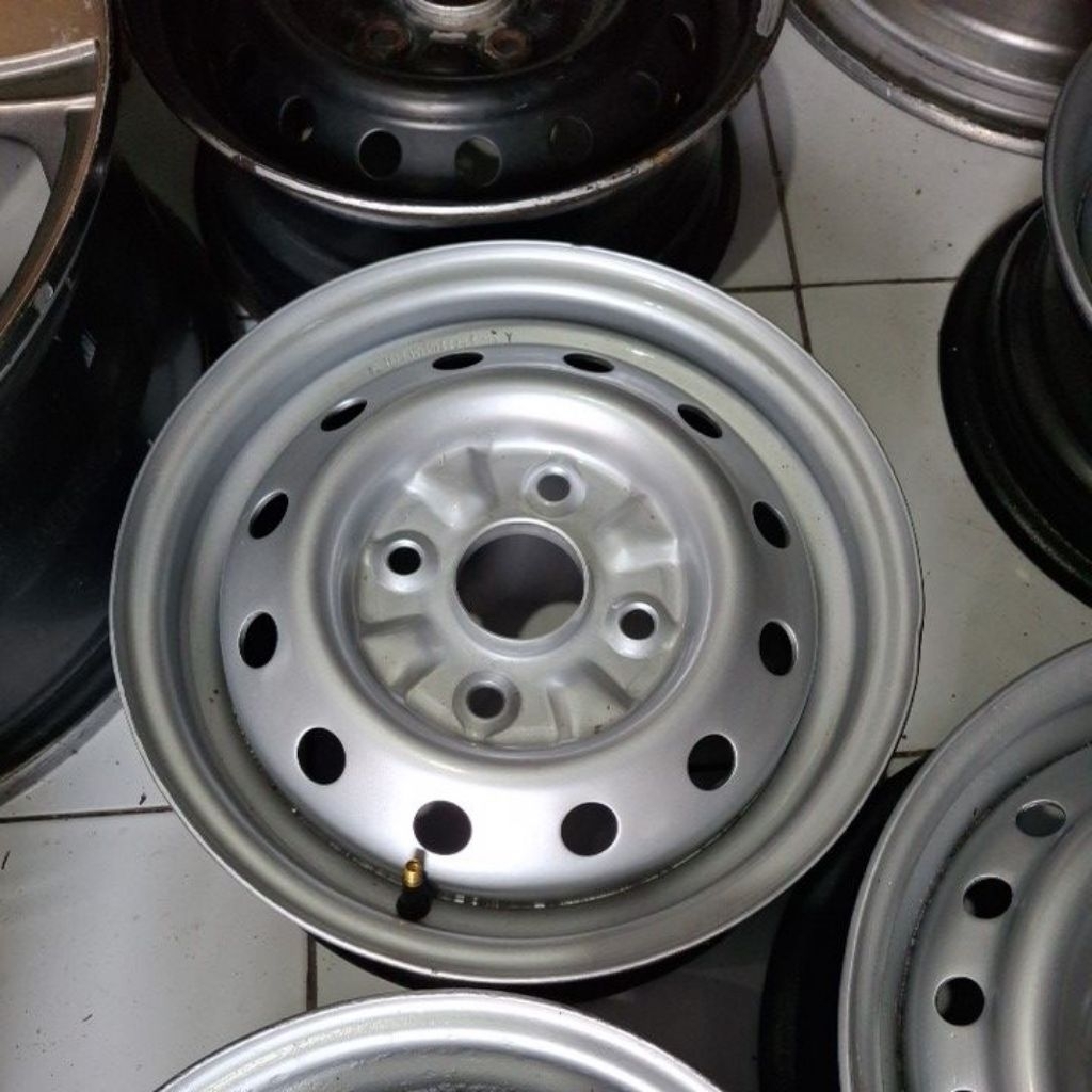 Velg kaleng R13 pcd 4x114.3