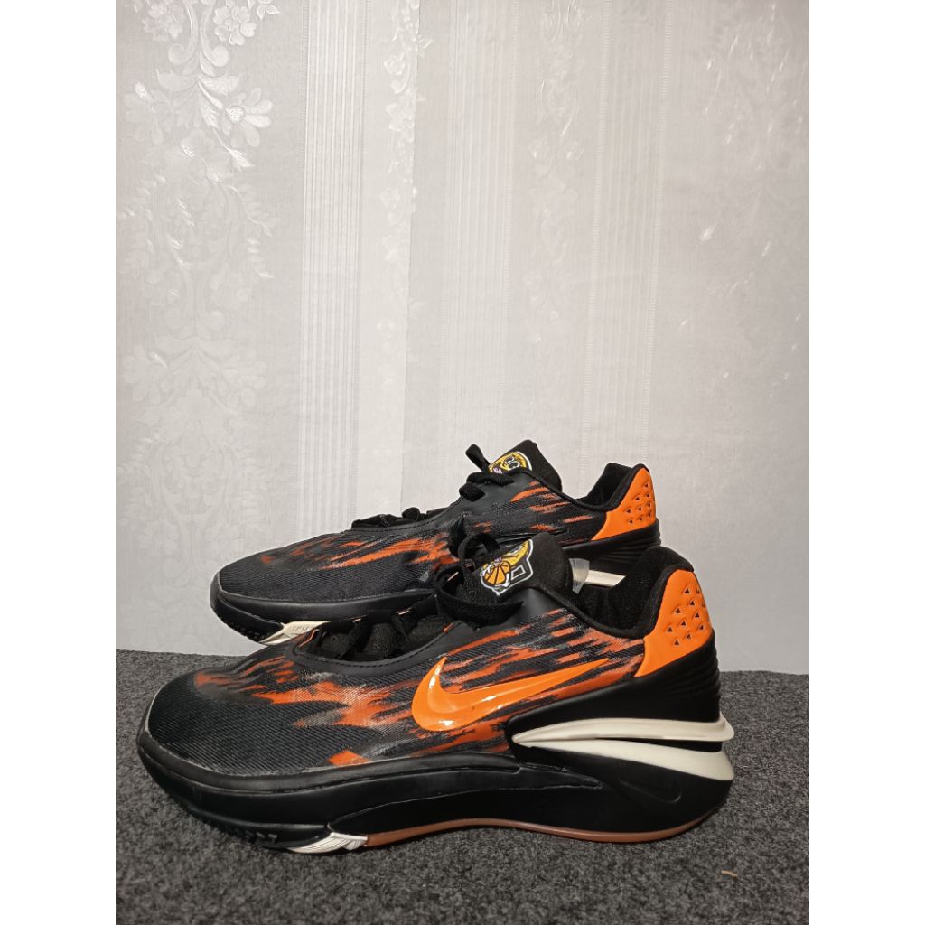 sepatu running pria size 44