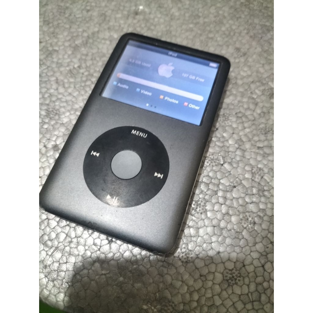 Apple music Original ipod classic gen 7th (generasi 7 terakhir). 120GB. Mesin Normal hidup. LCD norm