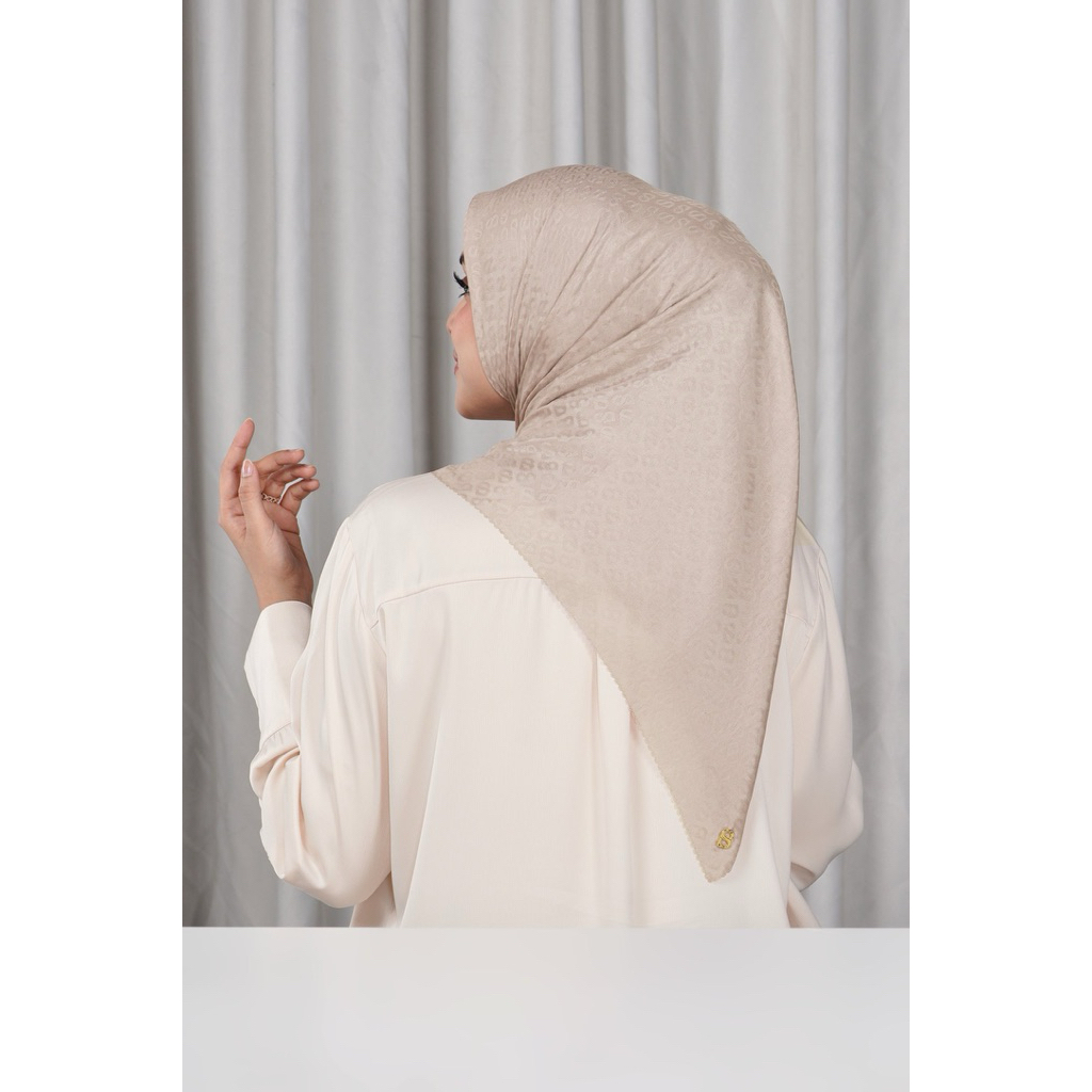 Buttonscarves Everyday Tapis Embossed