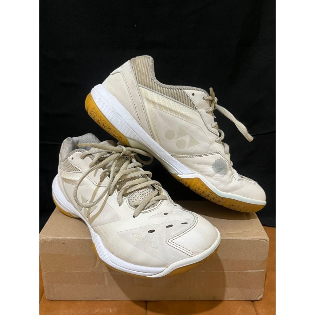 Sepatu Badminton Yonex SHB 65 Z3 (Wide) - Natural (Second)