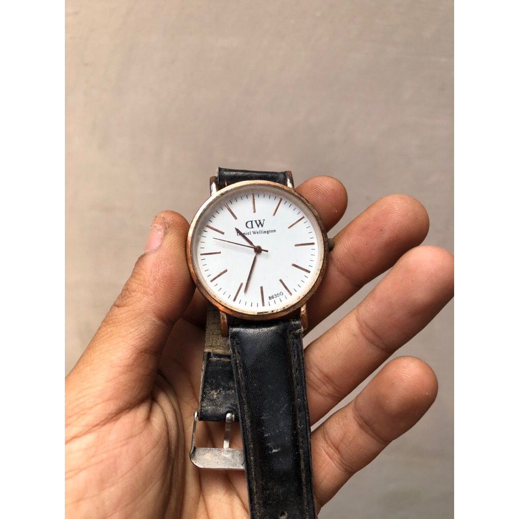 jam tangan jadul elegan DW cewek