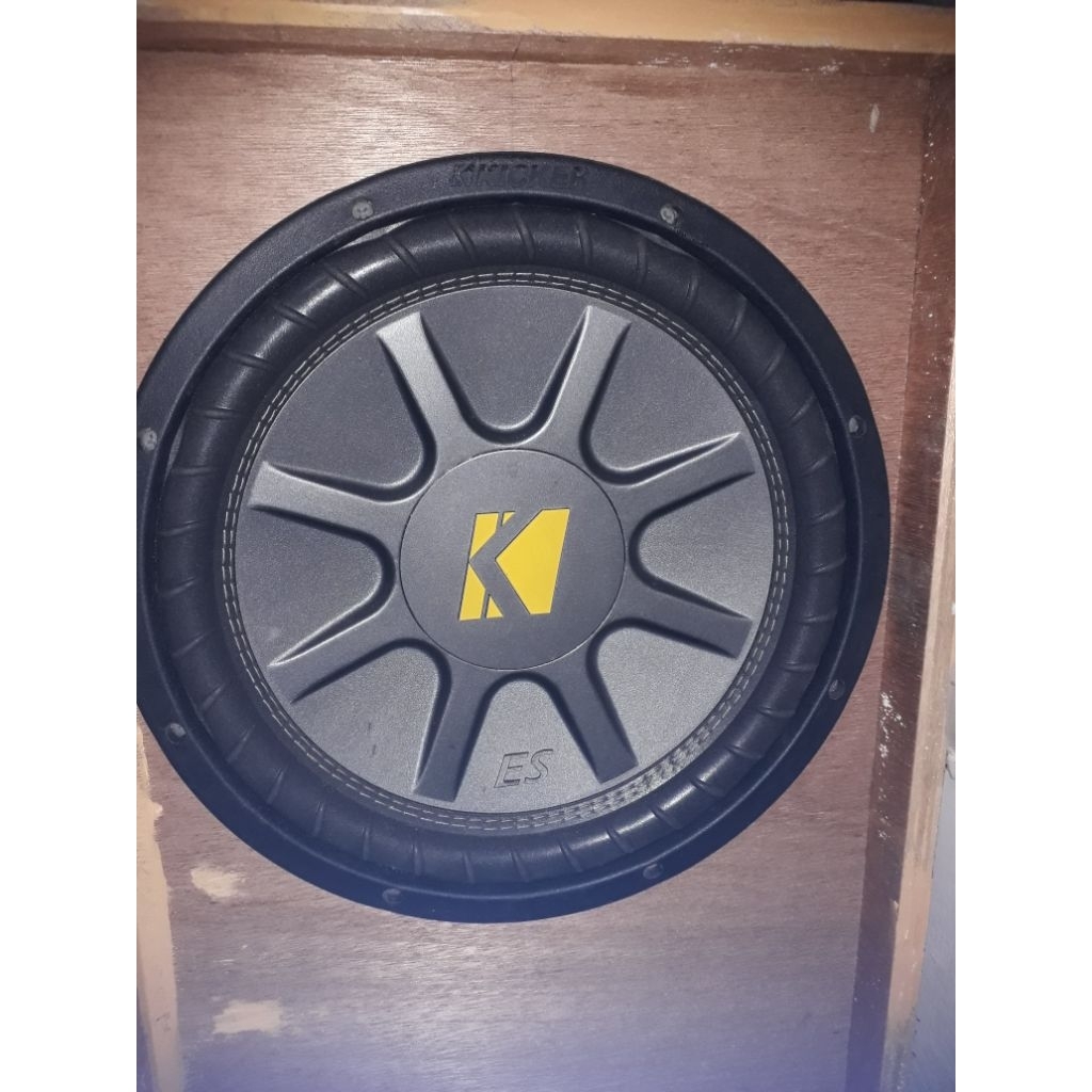 subwoofer kicker 12 inch
