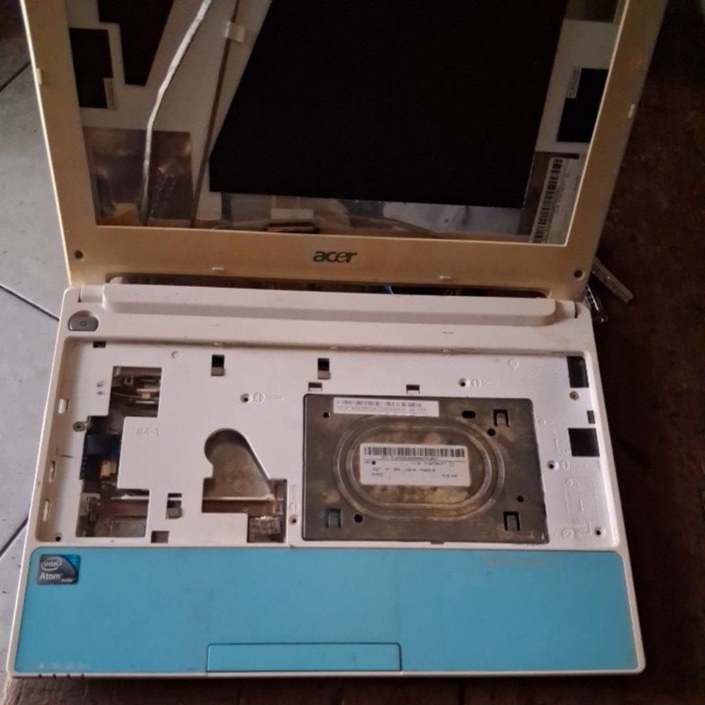 casing notebook acer aspire one happy