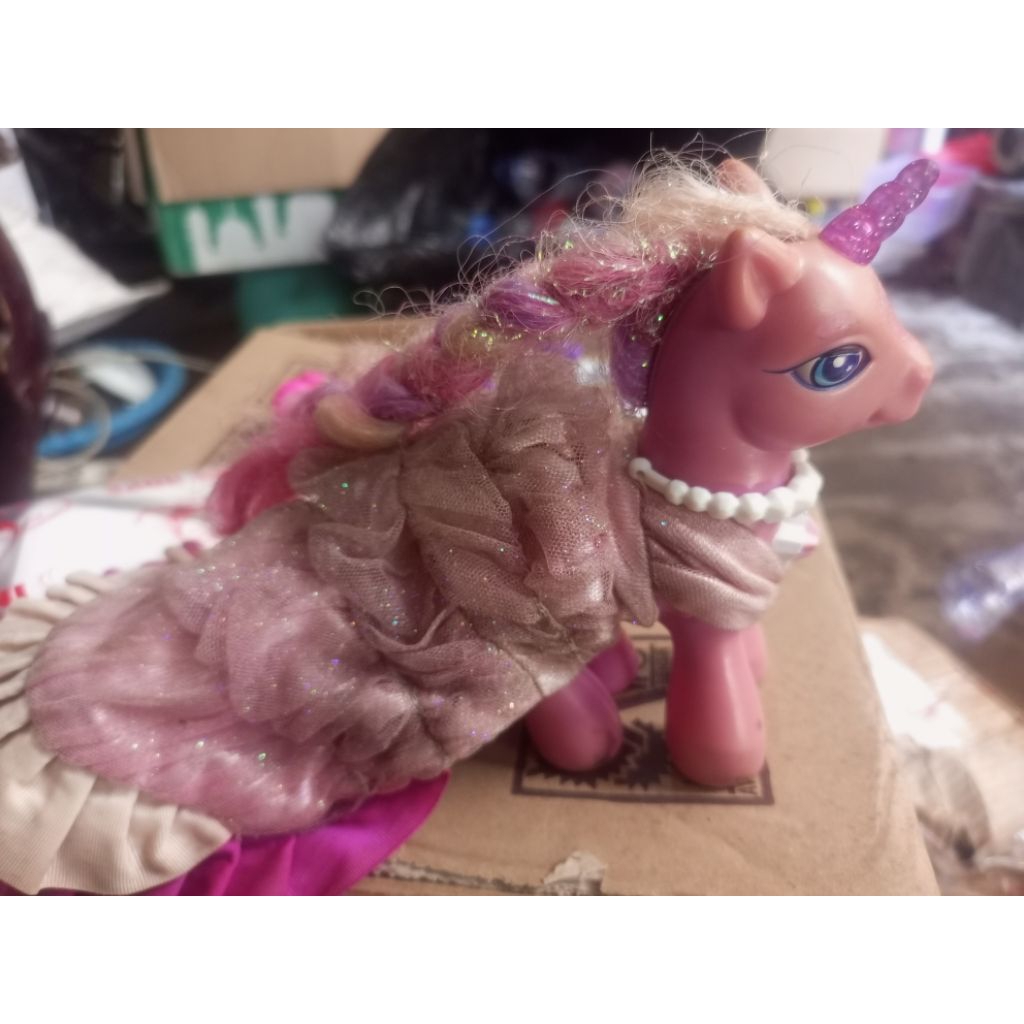 figure little pony original hasbro 2006 purple twilight sparkle unicorn