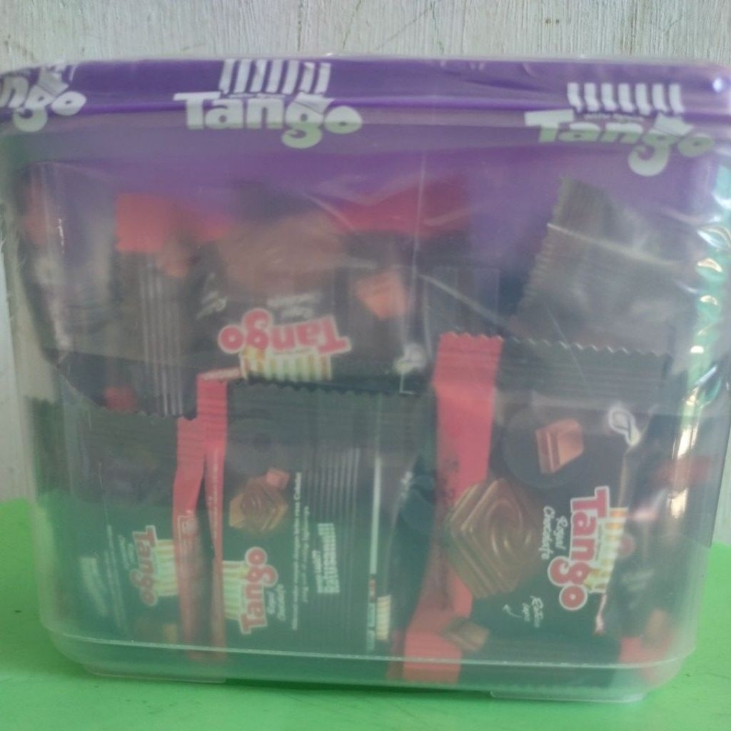 Tango Wafer Mini Toples 40 Pcs Rasa Royal Choco Delight