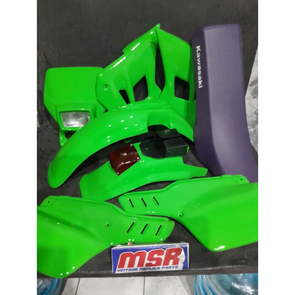 BODYSET KLX150CUSTOM VINTAGE LENGKAP CAT NON DECAL DAN LAMPU