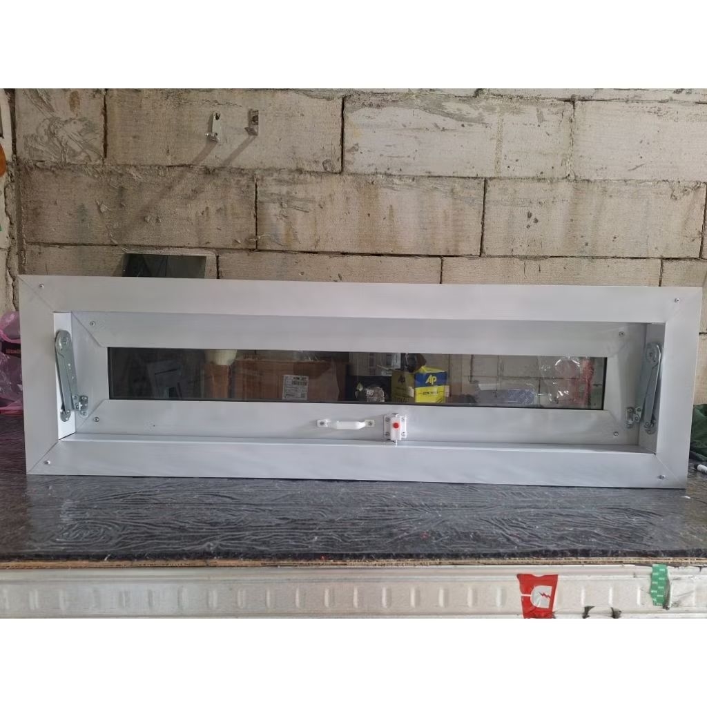 jendela boven minimalis panjang