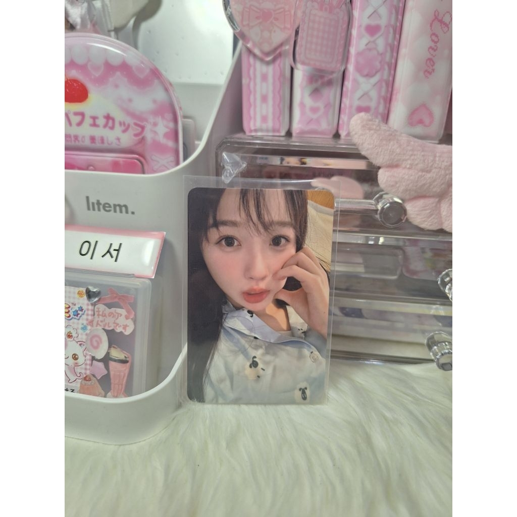 photocard official Esther Yu Shuxin actress (BACA DESK)