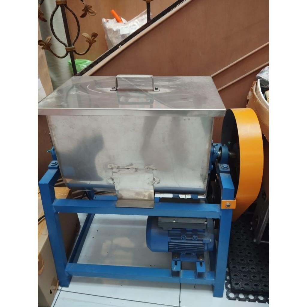 Mesin Aduk Mie Kapasitas 15 kg (harus beli sepaket dgn Mesin Bayoran Teknik KT 955)